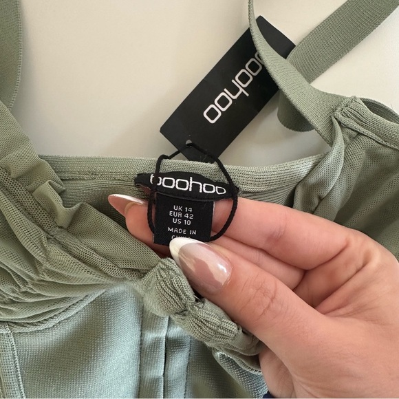 BOOHOO RUCHED CUP BANDAGE CORSET TOP Sage Green Corset Top NWT size 10 - Picture 4 of 6